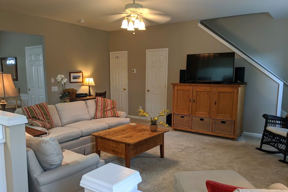 Photo of Bedroom in Provincetowne