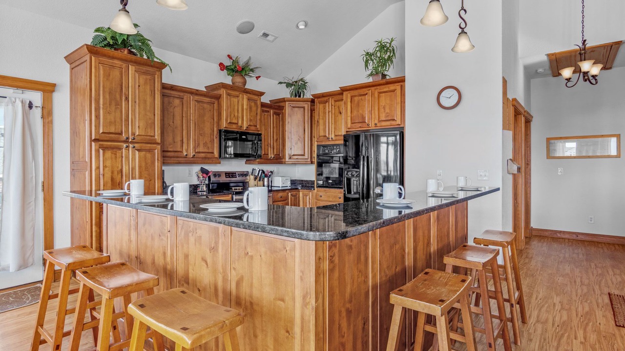Photo of Kitchen in Wind Over Waves