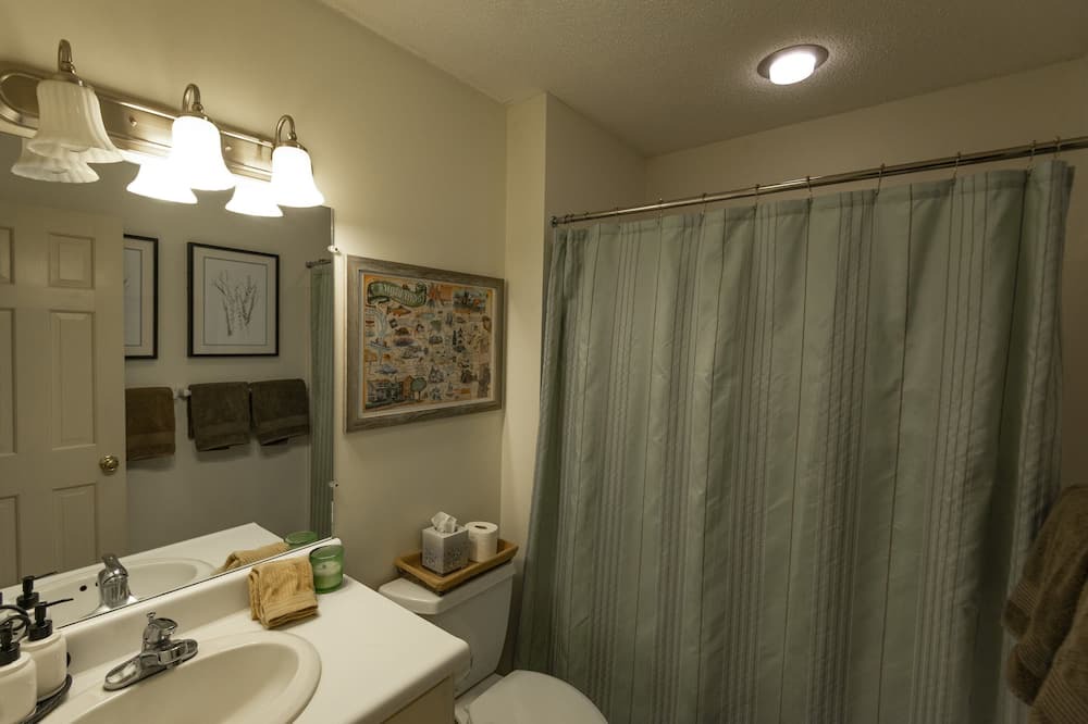 Photo of Bathroom in Highlands