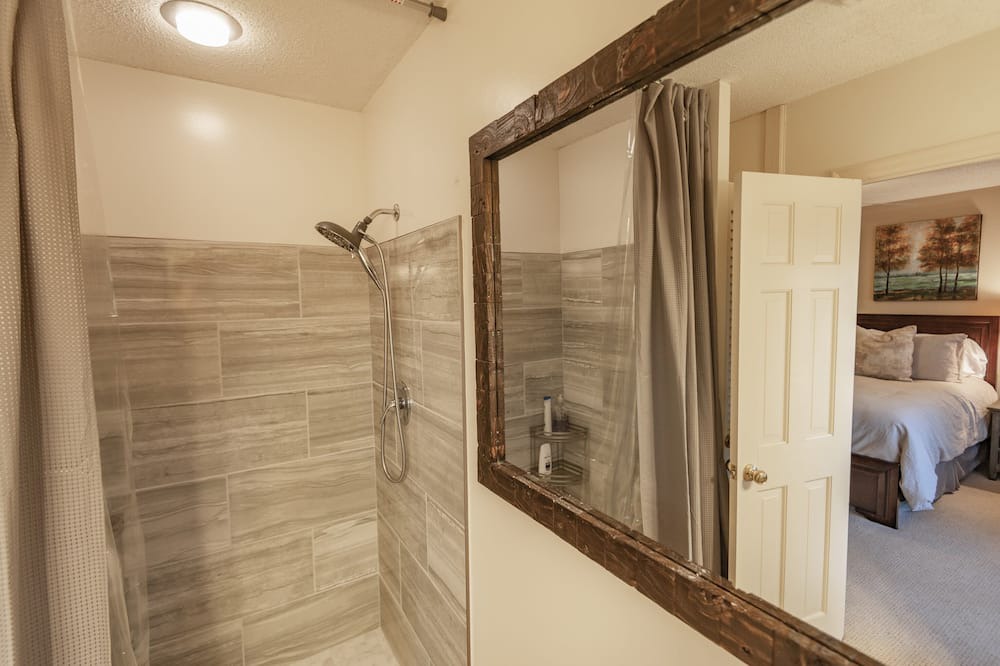 Photo of Bathroom in Highlands