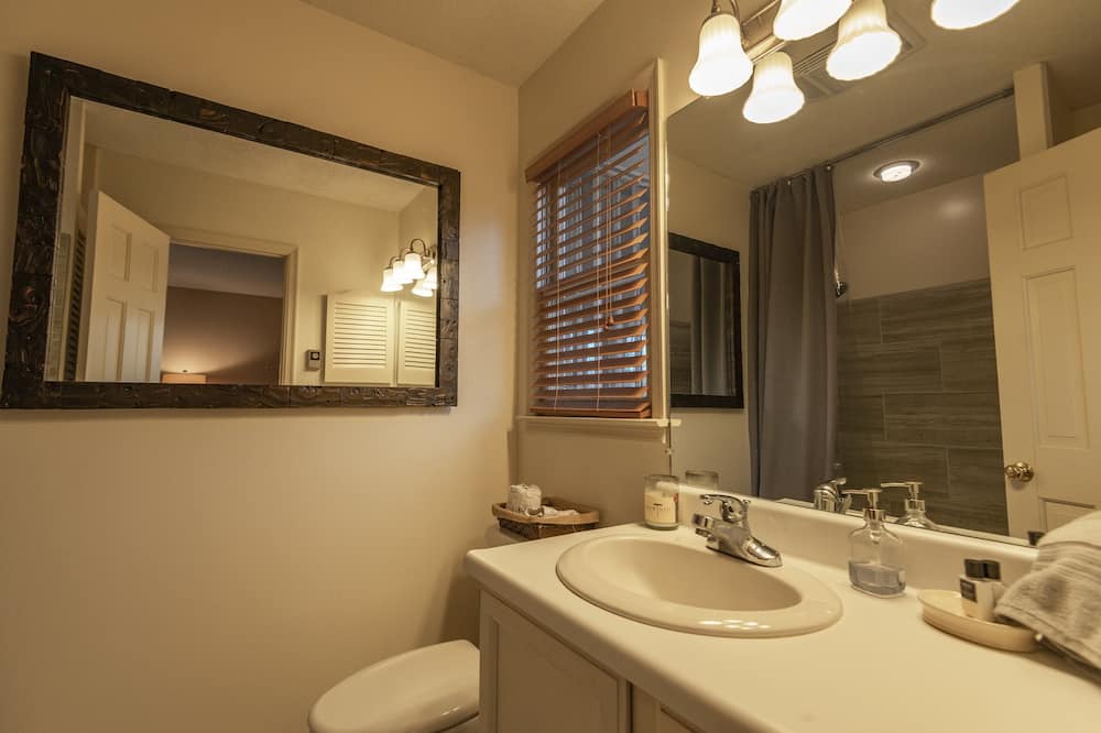 Photo of Bathroom in Highlands