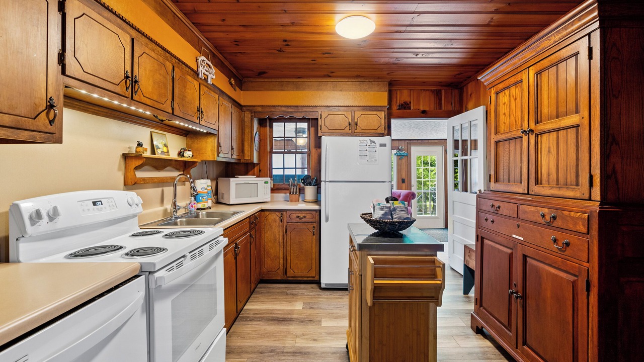 Photo of Kitchen in Chimney Rock