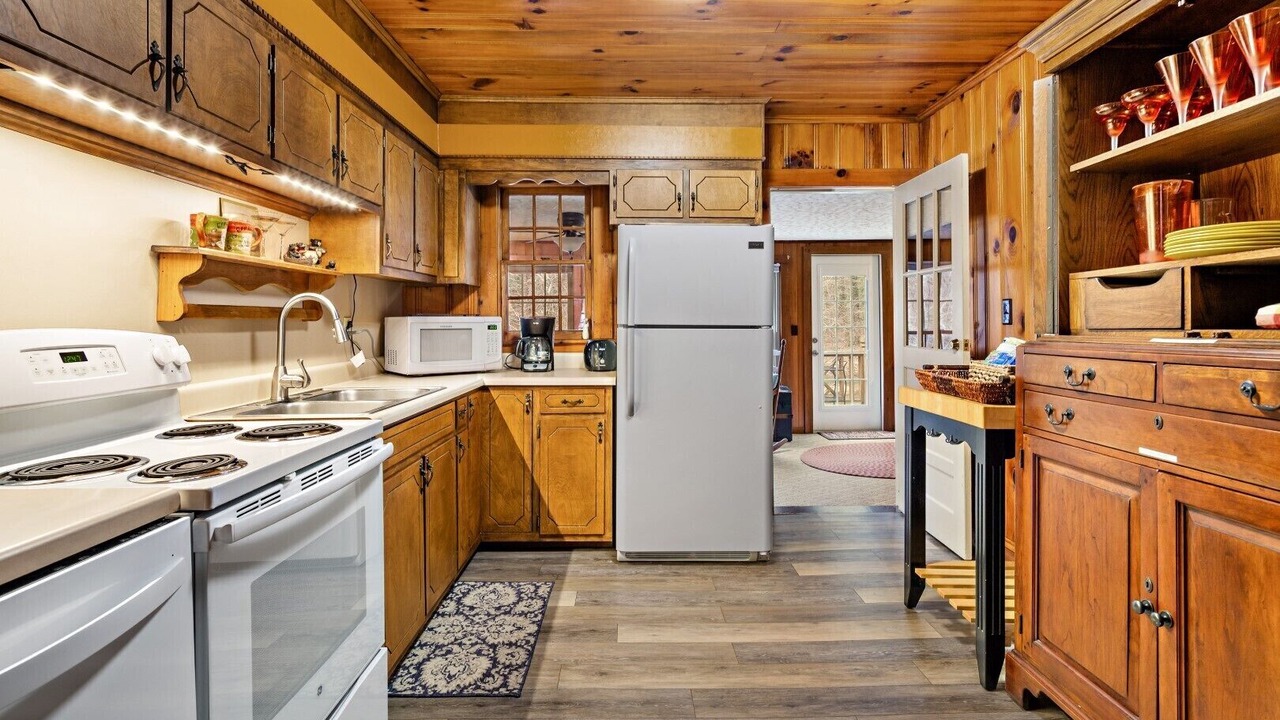 Photo of Kitchen in Chimney Rock