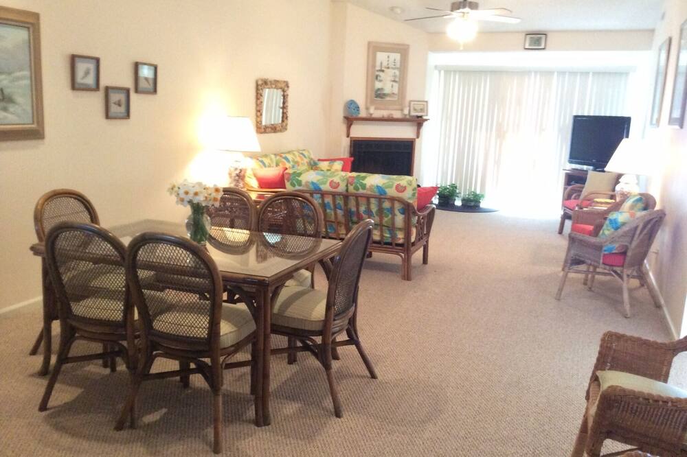 Photo of Livingroom in Ocean Isle Beach