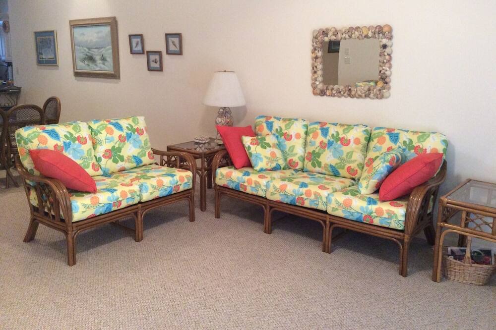 Photo of Livingroom in Ocean Isle Beach