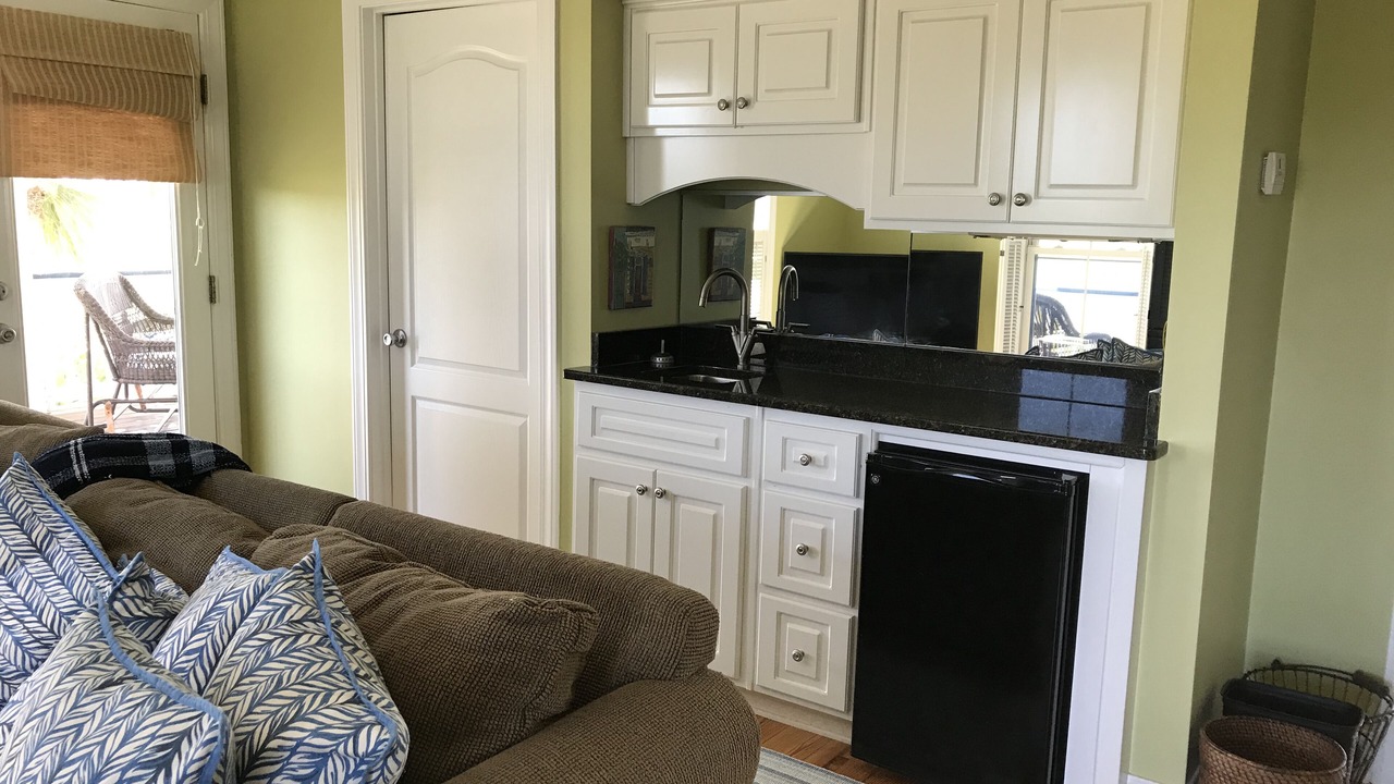 Photo of Kitchen in Oceanmarsh Subdivision