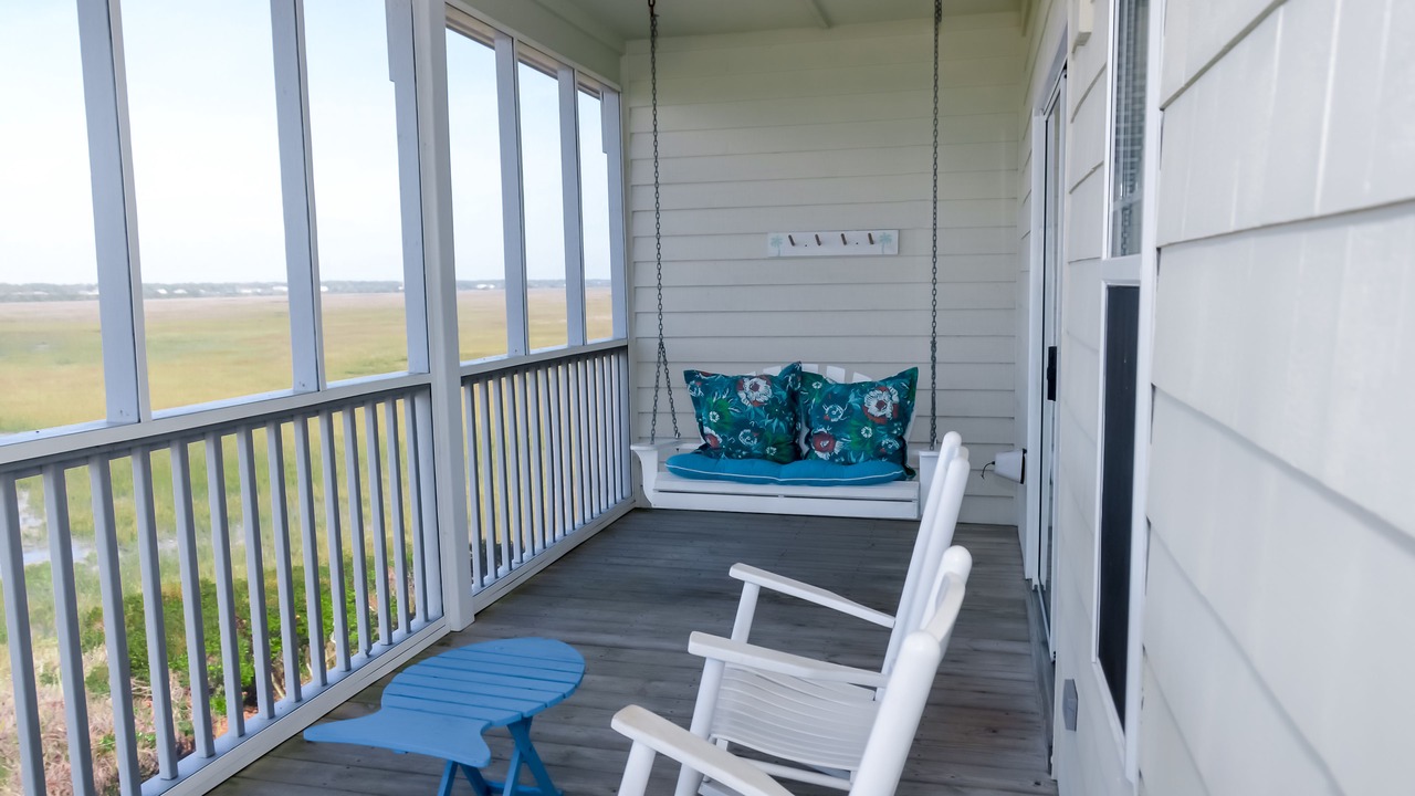 Photo of Patio Balcony in Sunset Beach