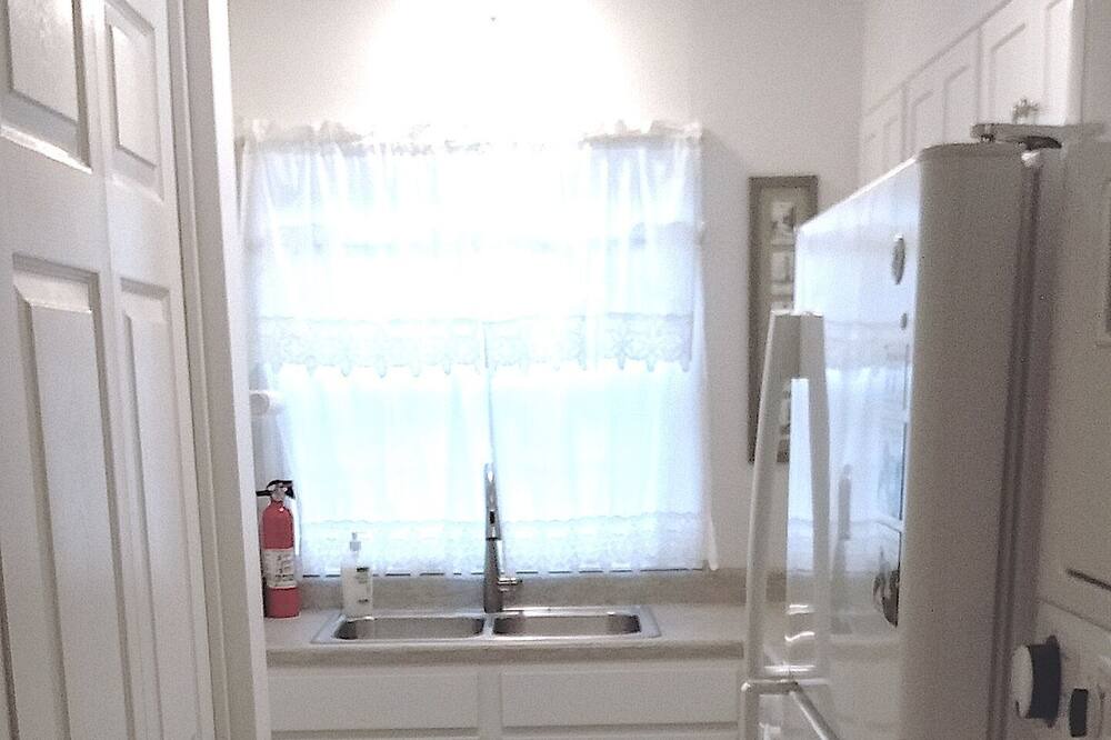Photo of Kitchen in Pine Knoll Shores
