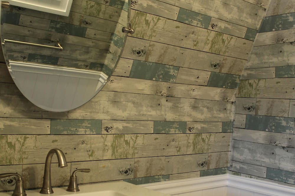 Photo of Bathroom in Colington Harbour
