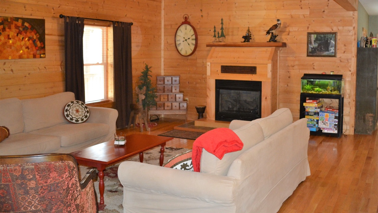 Photo of Livingroom in Hendersonville