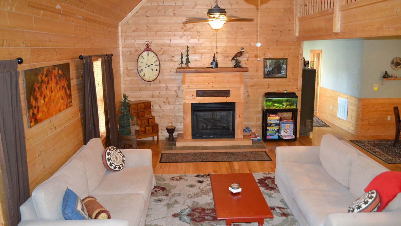 Photo of Livingroom in Hendersonville