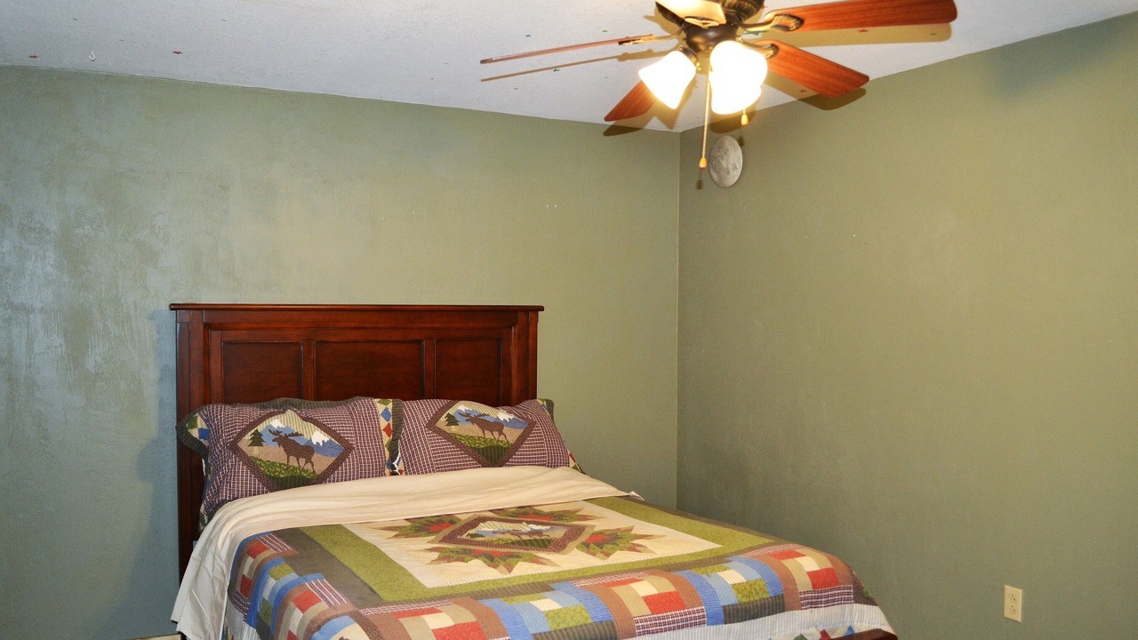 Photo of Bedroom in Hendersonville