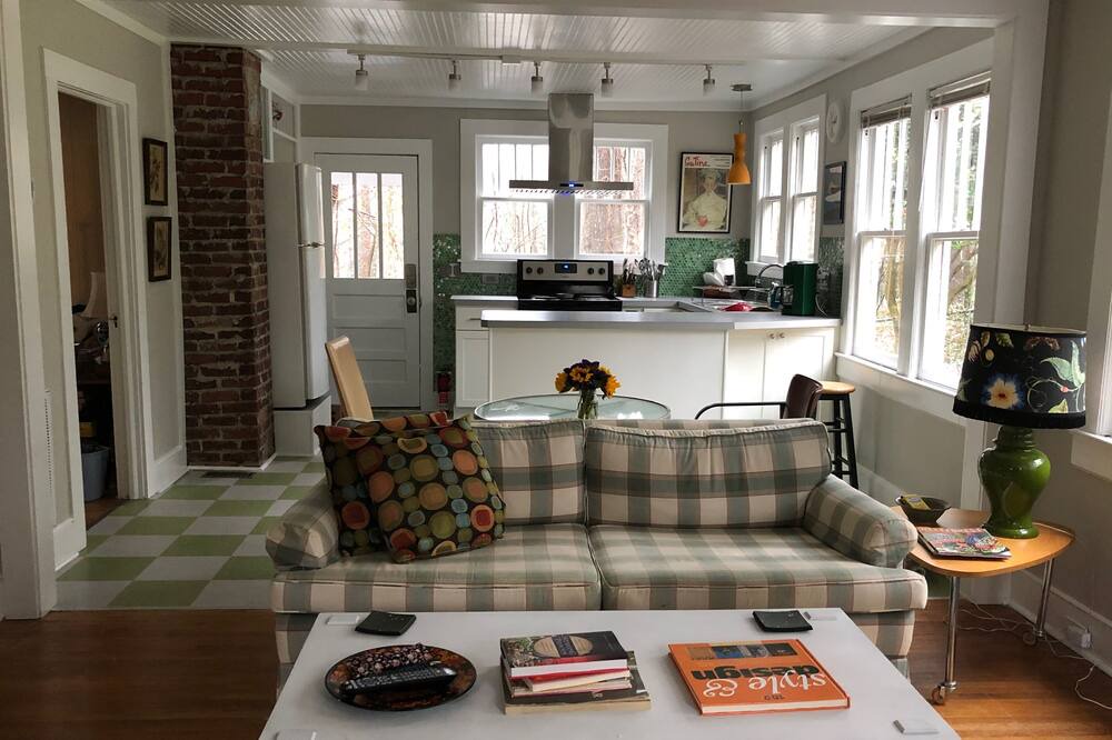 Photo of Livingroom in Winston - Salem