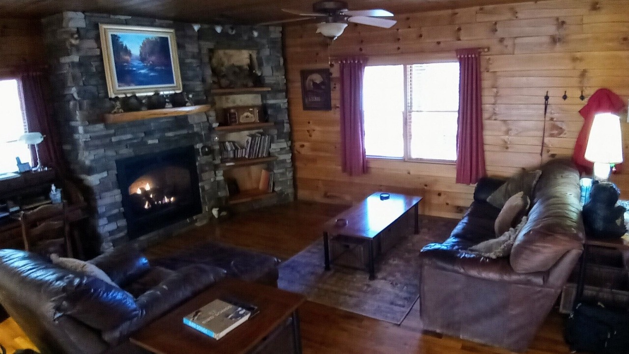 Photo of Livingroom in Seven Devils