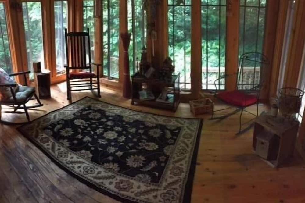 Photo of Bedroom in Horse Shoe