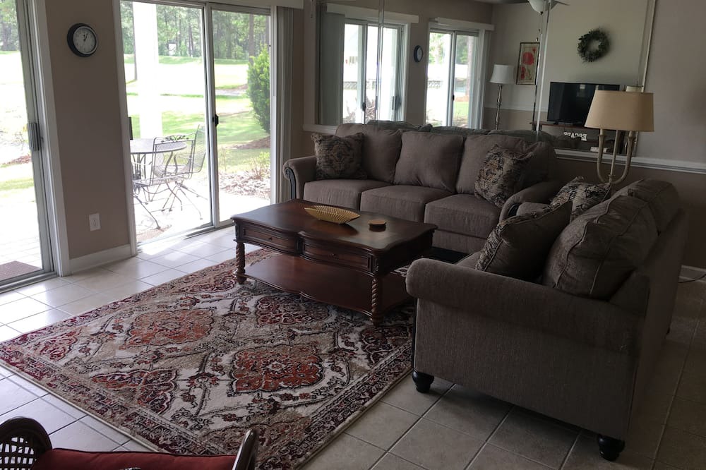 Photo of Bedroom in Calabash