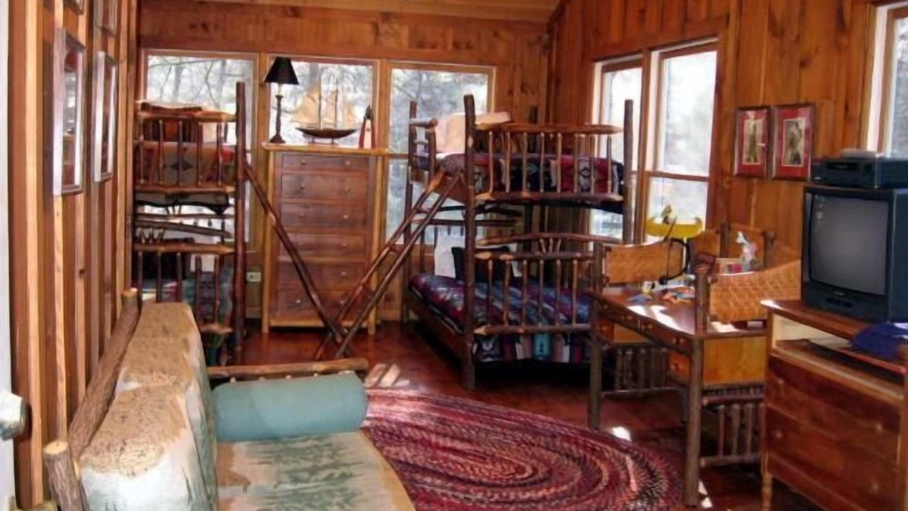 Photo of Livingroom in Mirror Lake