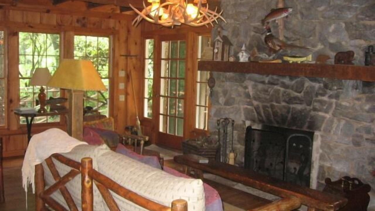 Photo of Livingroom in Mirror Lake