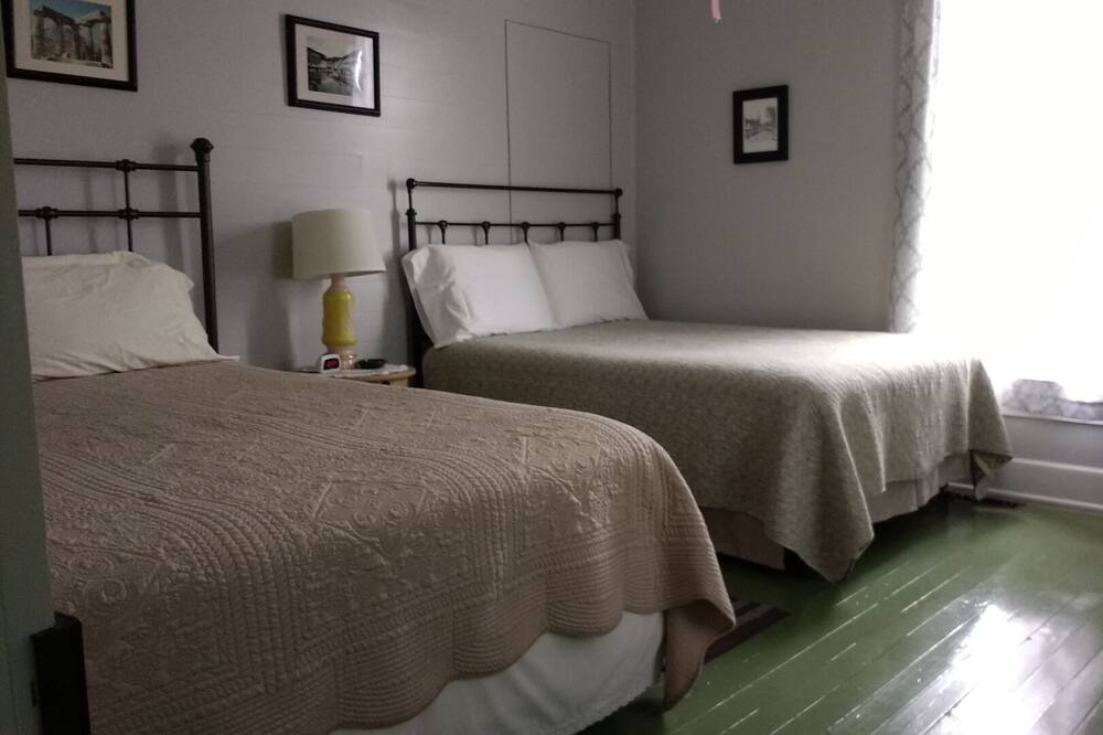Photo of Bedroom in Lynchburg