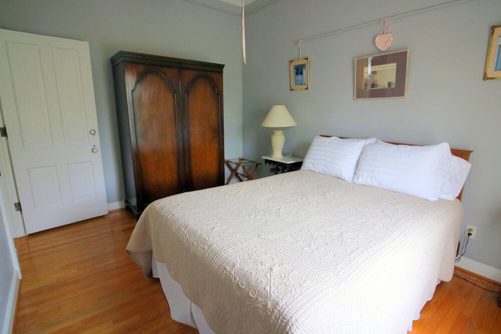 Photo of Bedroom in Lynchburg