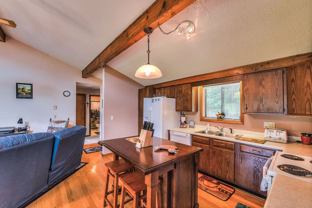 Photo of Kitchen in Valley Creek Run