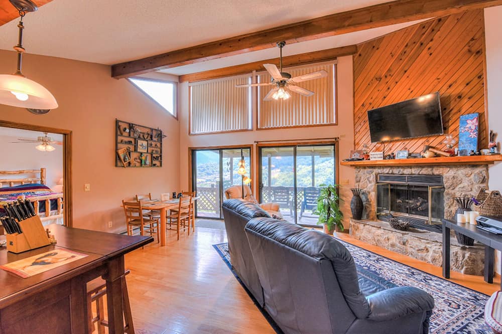 Photo of Livingroom in Valley Creek Run