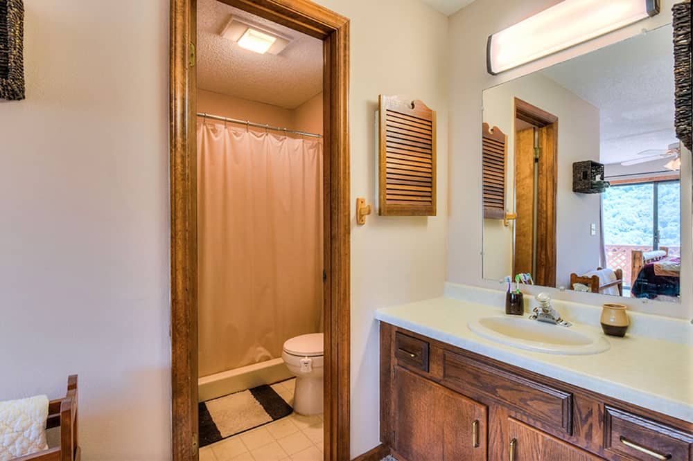 Photo of Bathroom in Valley Creek Run