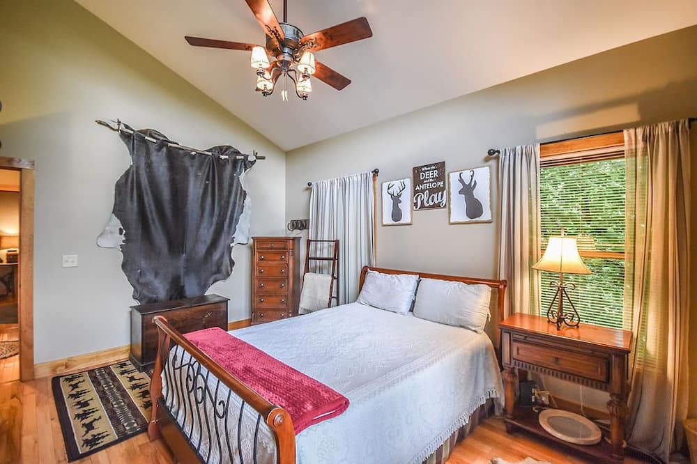 Photo of Bedroom in Apple Ridge