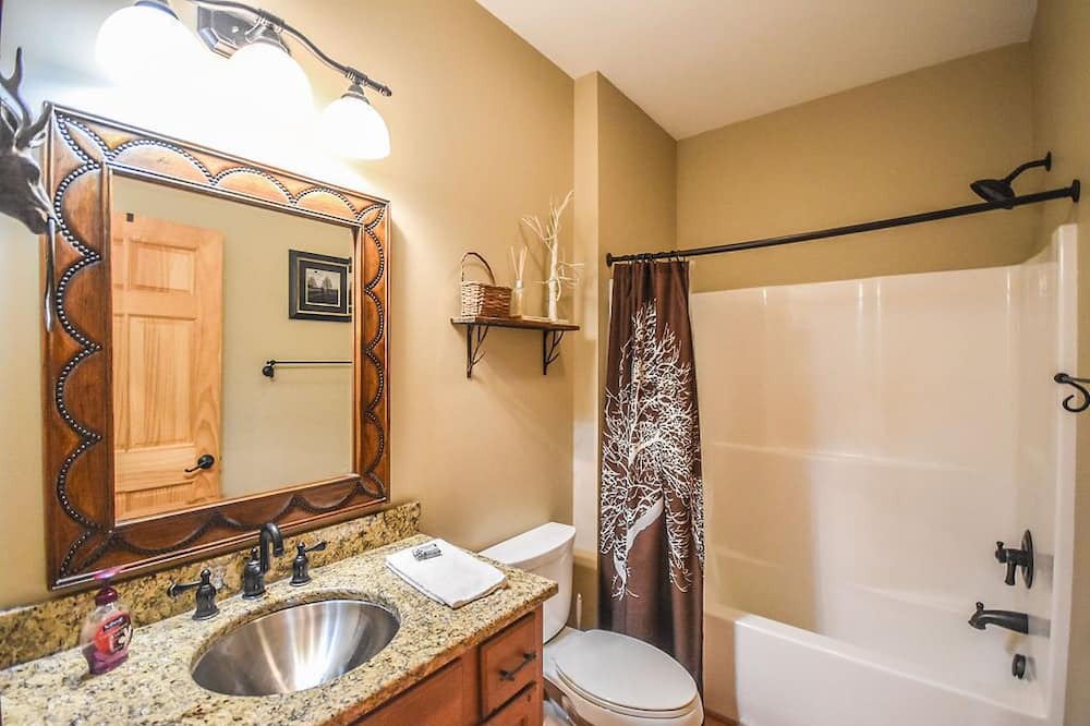 Photo of Bathroom in Apple Ridge