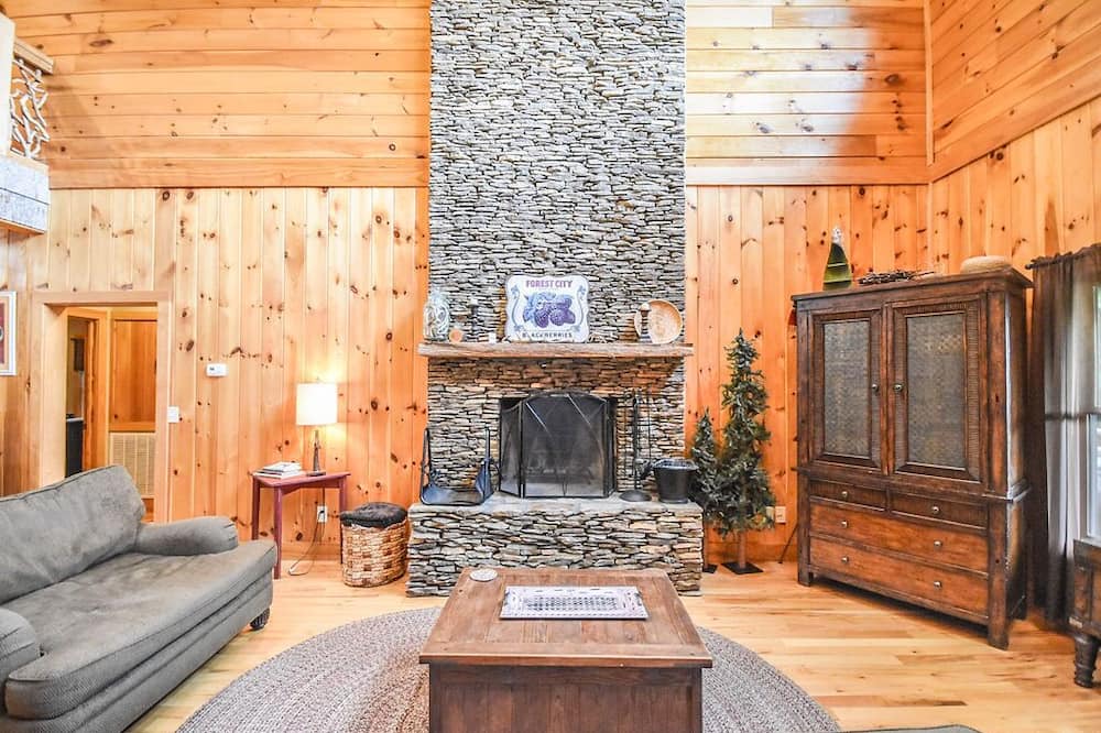 Photo of Livingroom in Apple Ridge