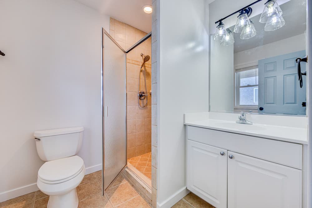 Photo of Bathroom in Wind Over Waves