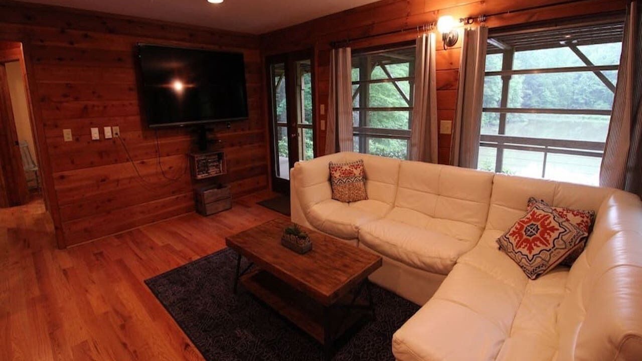 Photo of Livingroom in Hendersonville