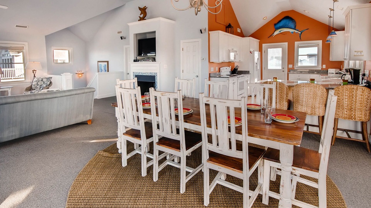 Photo of Kitchen in Wind Over Waves