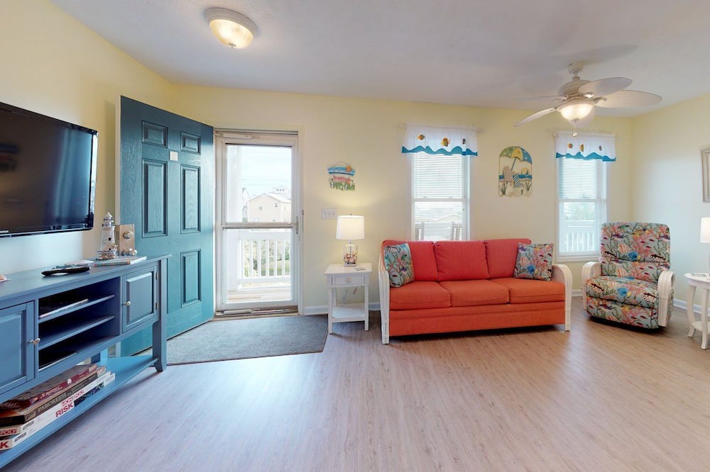 Photo of Livingroom in Surf City