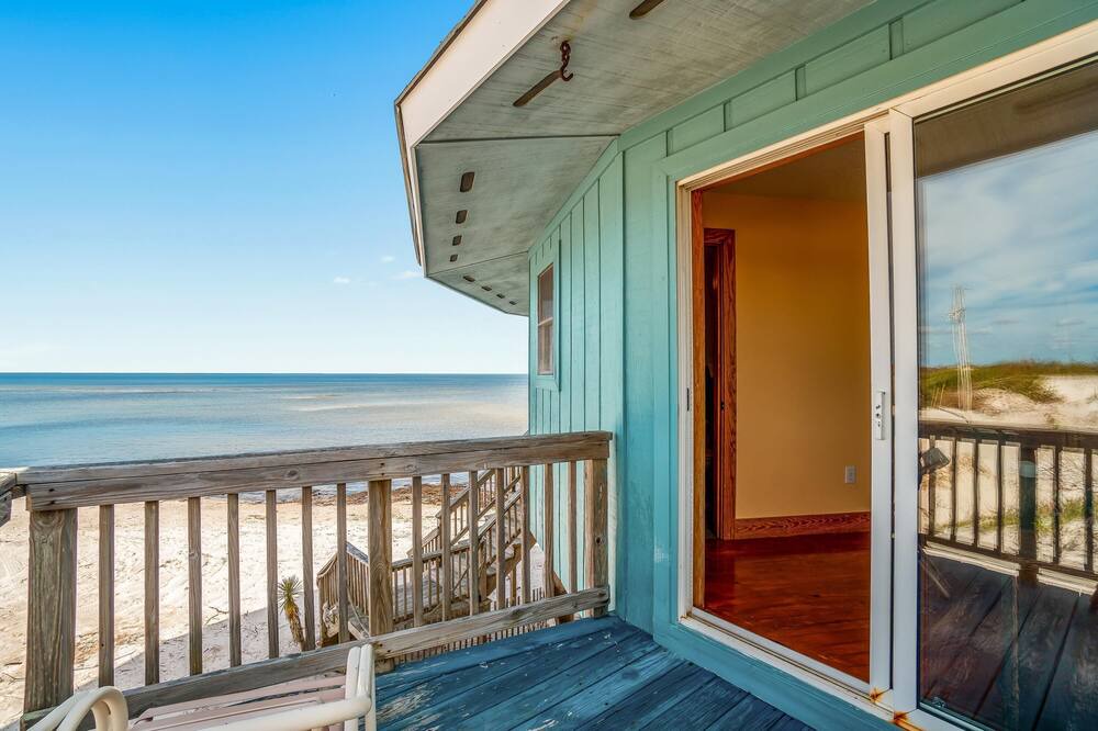 Photo of Patio Balcony in Cedar Island