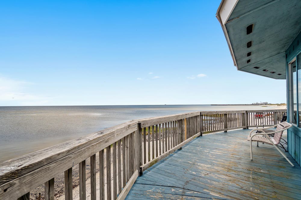 Photo of Patio Balcony in Cedar Island