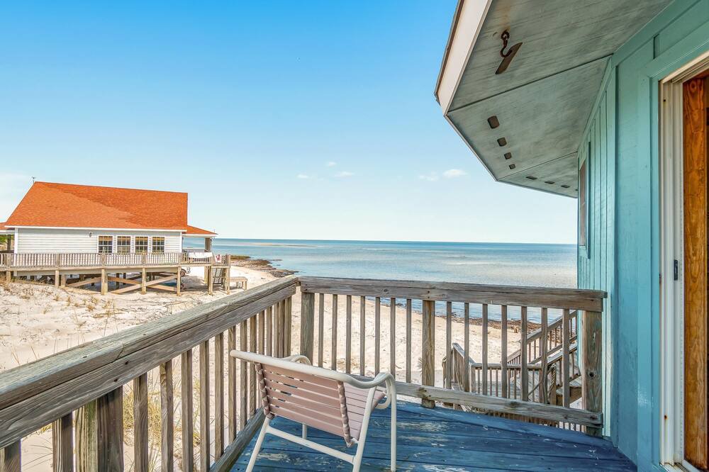Photo of Patio Balcony in Cedar Island