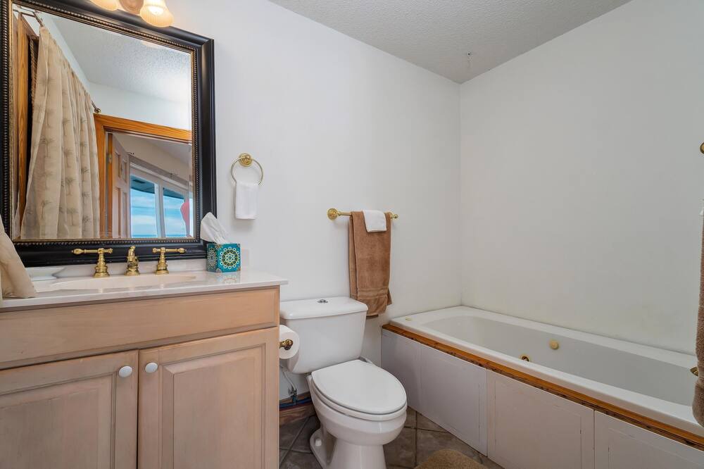 Photo of Bathroom in Cedar Island