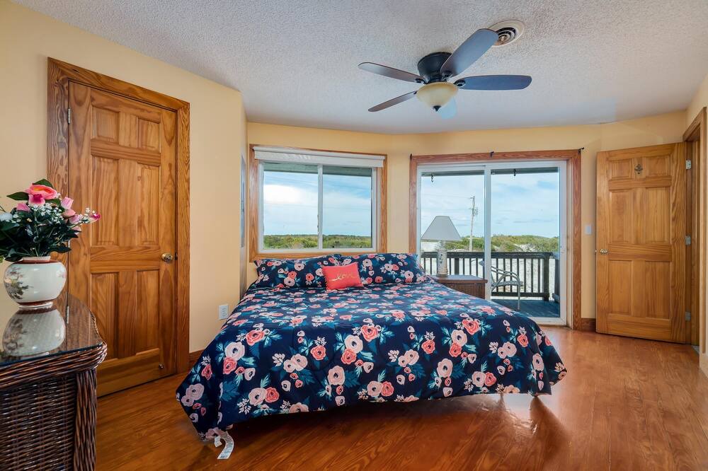 Photo of Bedroom in Cedar Island