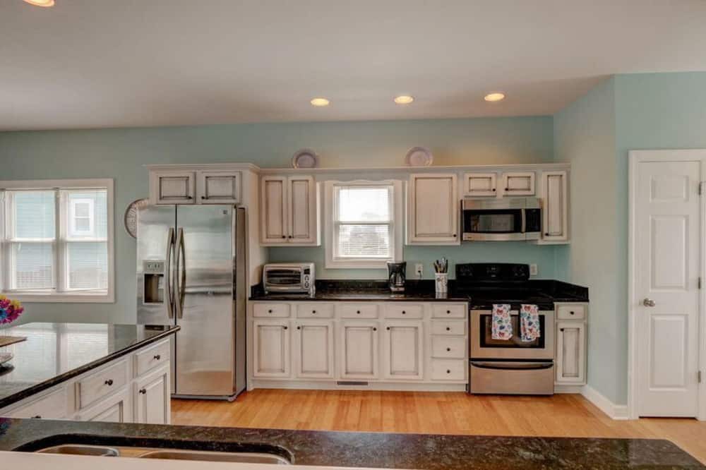Photo of Kitchen in Village of Stump Sound