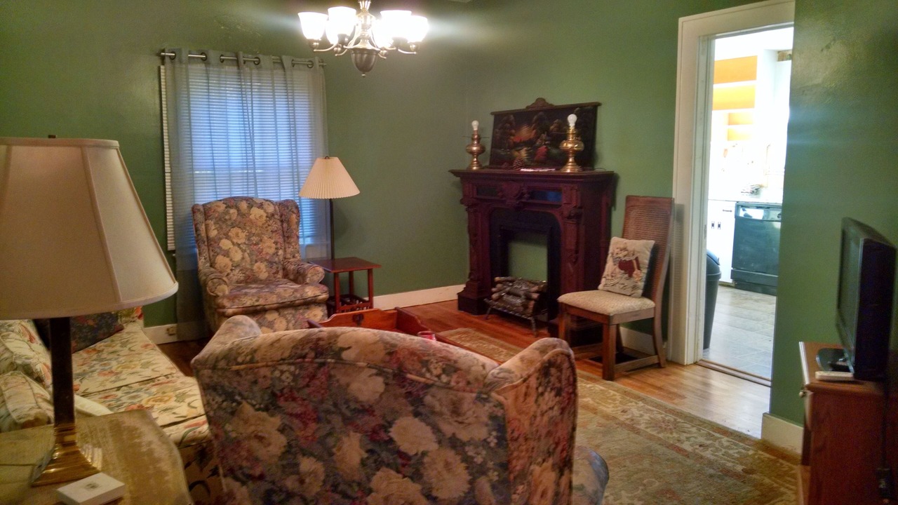 Photo of Livingroom in Hendersonville