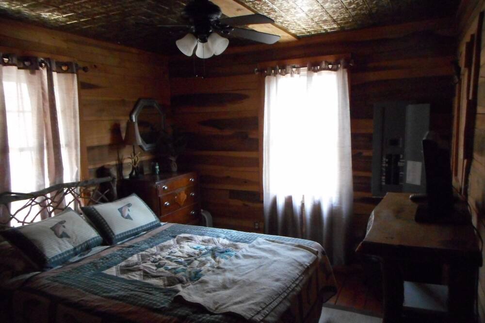 Photo of Bedroom in Maggie Valley