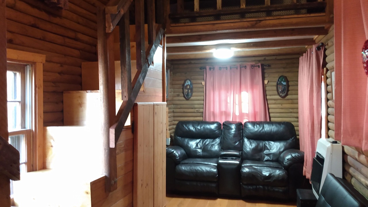 Photo of Livingroom in Robbinsville