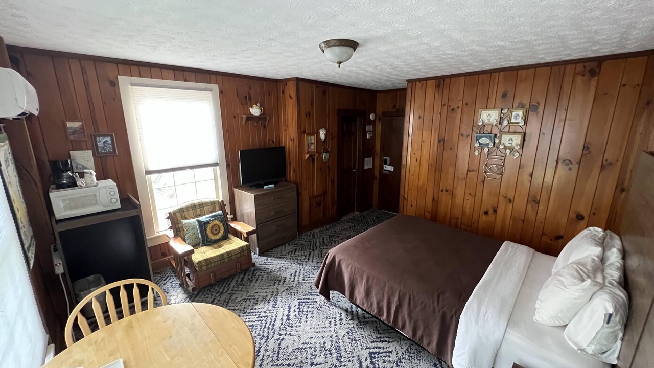 Photo of Bedroom in Maggie Valley