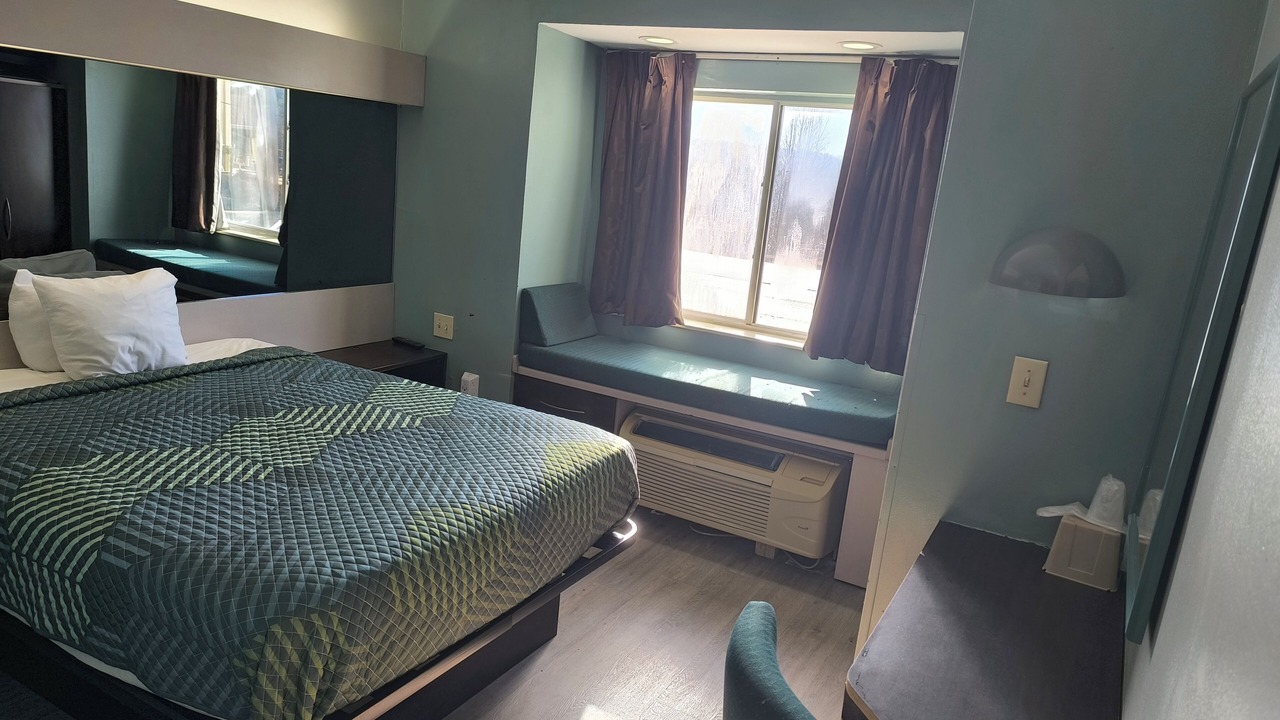 Photo of Bedroom in Homewood