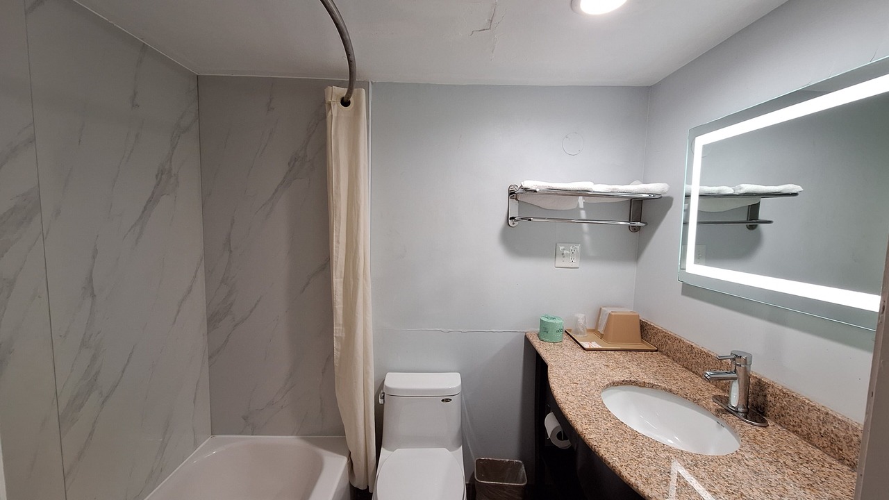 Photo of Bathroom in Roxboro