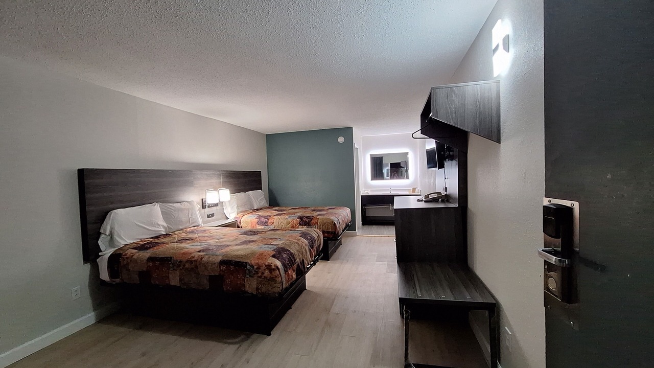 Photo of Bedroom in Roxboro