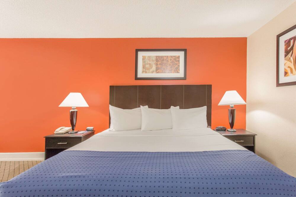 Photo of Bedroom in Terry Sanford