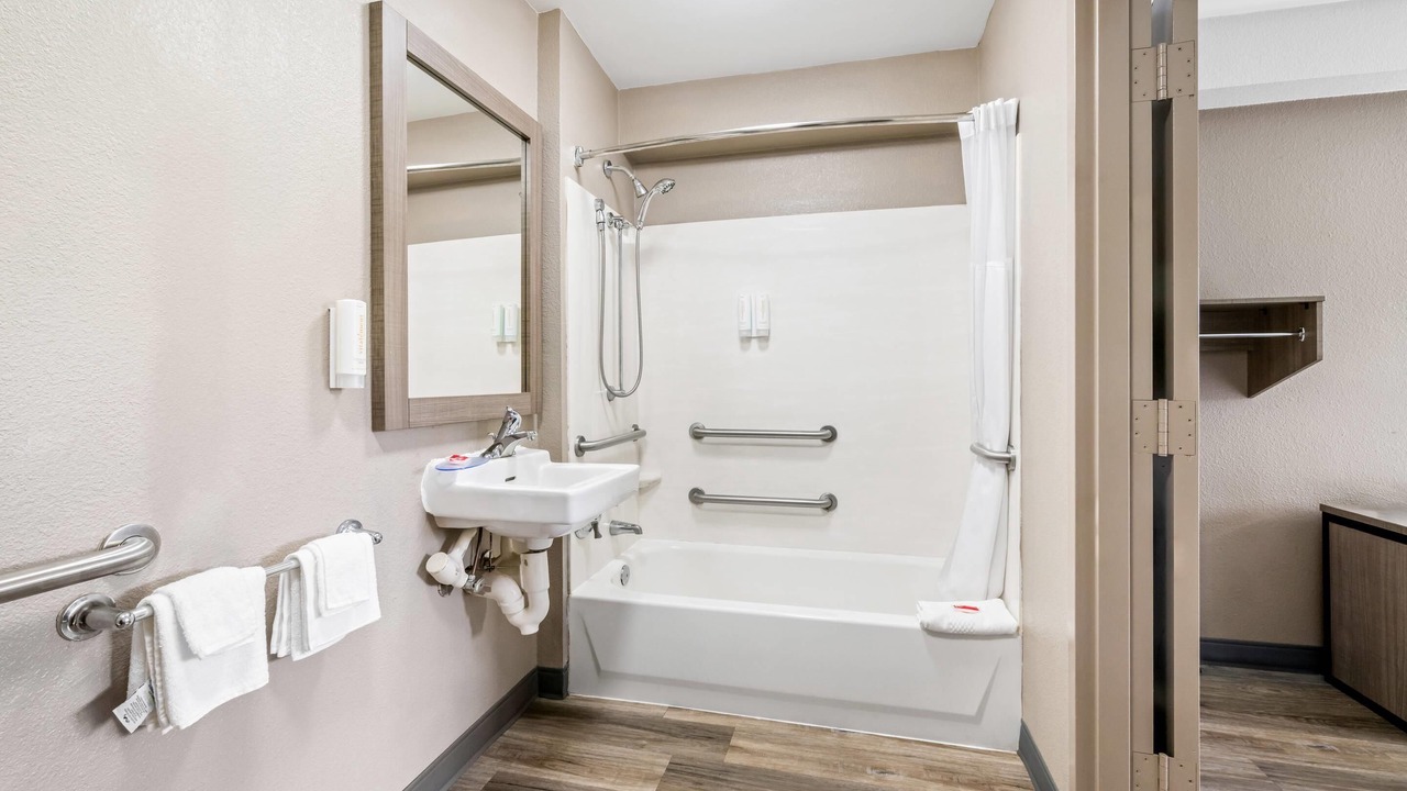 Photo of Bedroom in Hickory