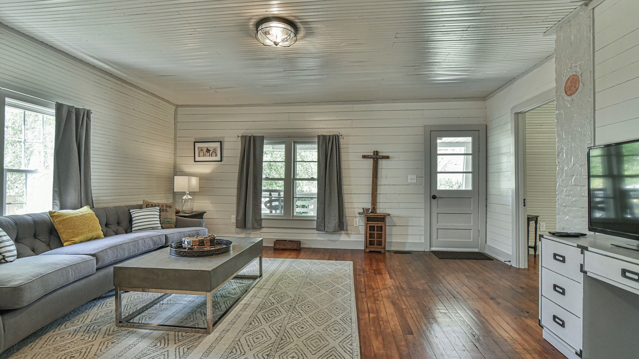 Photo of Bedroom in Swannanoa